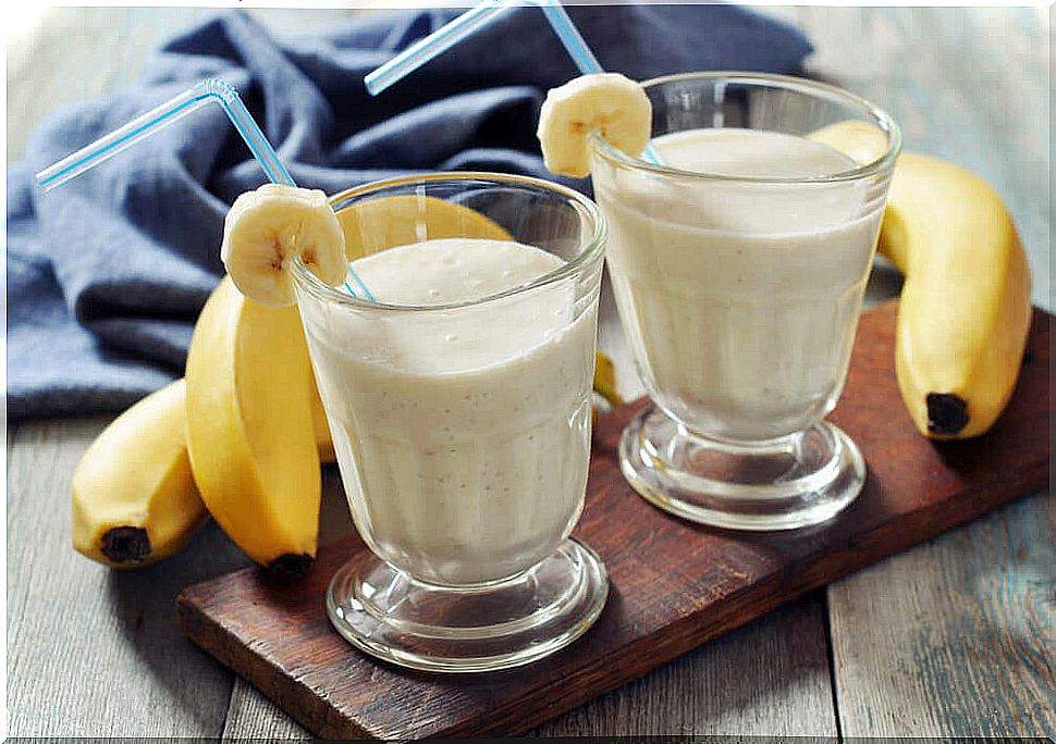 Banana kefir shake