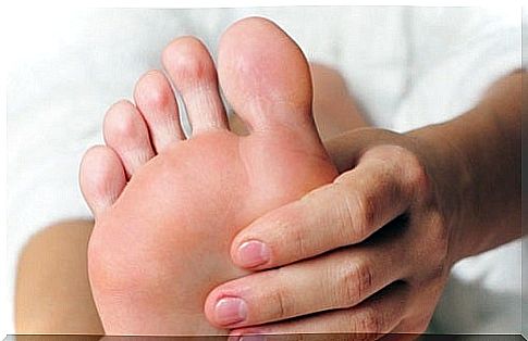 4 remedies and exercises for fatigued feet