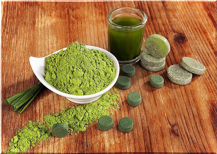 Chlorella in various presentations.