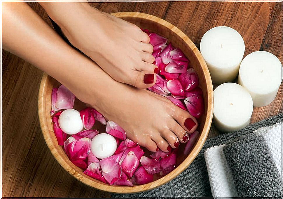 cold water baths on the feet