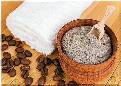 coffee beans and coffee powder