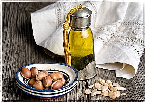 Argan oil for dry dandruff