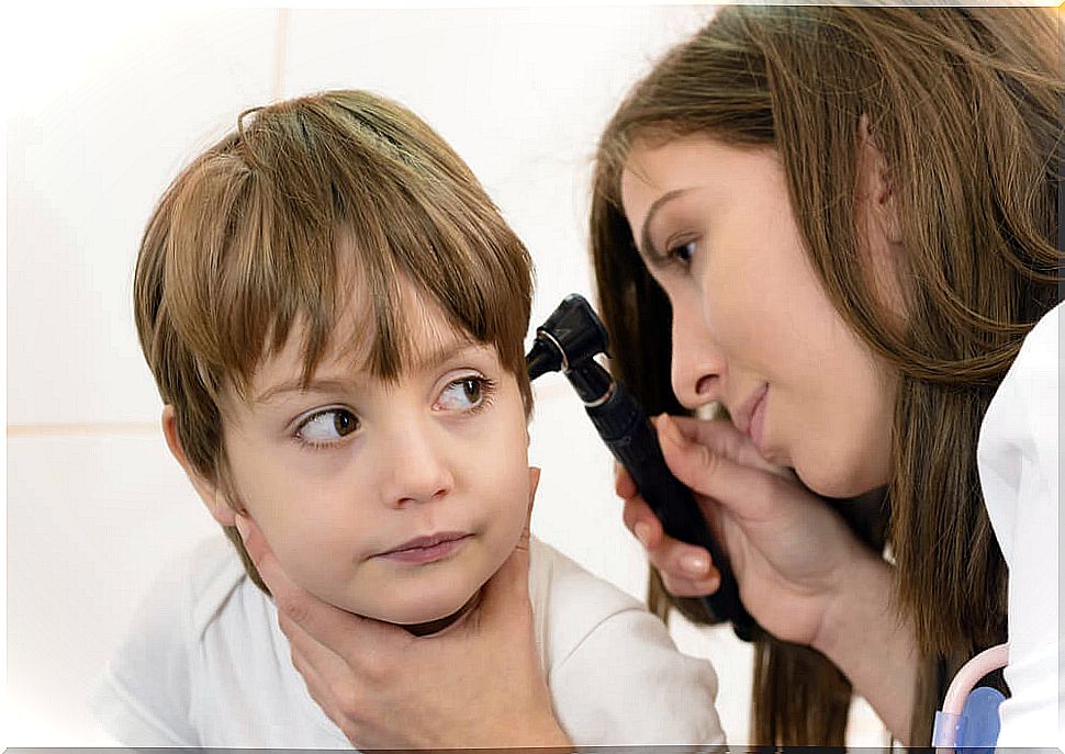 child checked in his hearing by doctor