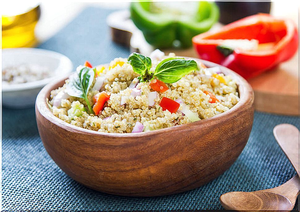 Quinoa, fennel and tomato salad: for low calorie dinner