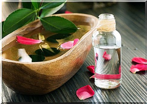 Rose water for skin