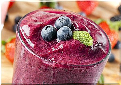 Fresh Organic Blueberry Smoothie