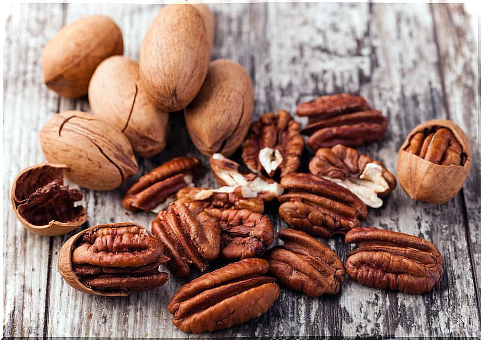 Walnuts for chronic pain